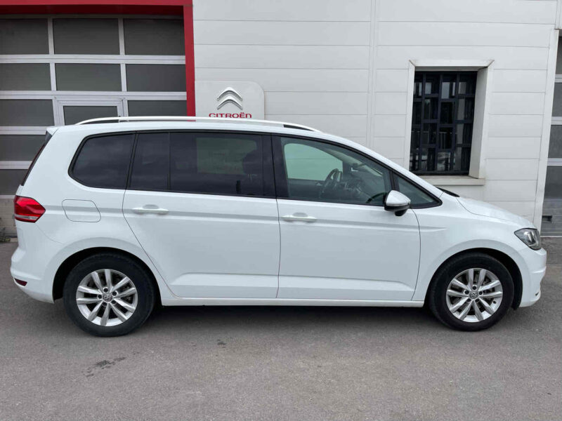 VOLKSWAGEN TOURAN 2016