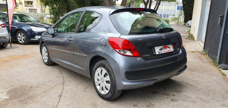 Peugeot 207 phase 2 1.6 HDi 92 cv, 6cv Gris,