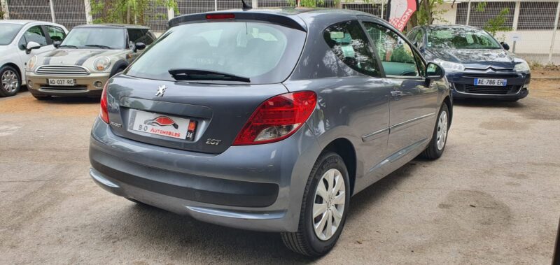 Peugeot 207 phase 2 1.6 HDi 92 cv, 6cv Gris,