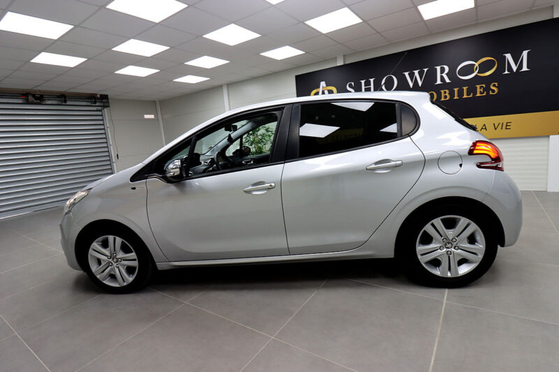 PEUGEOT 208 I 2016