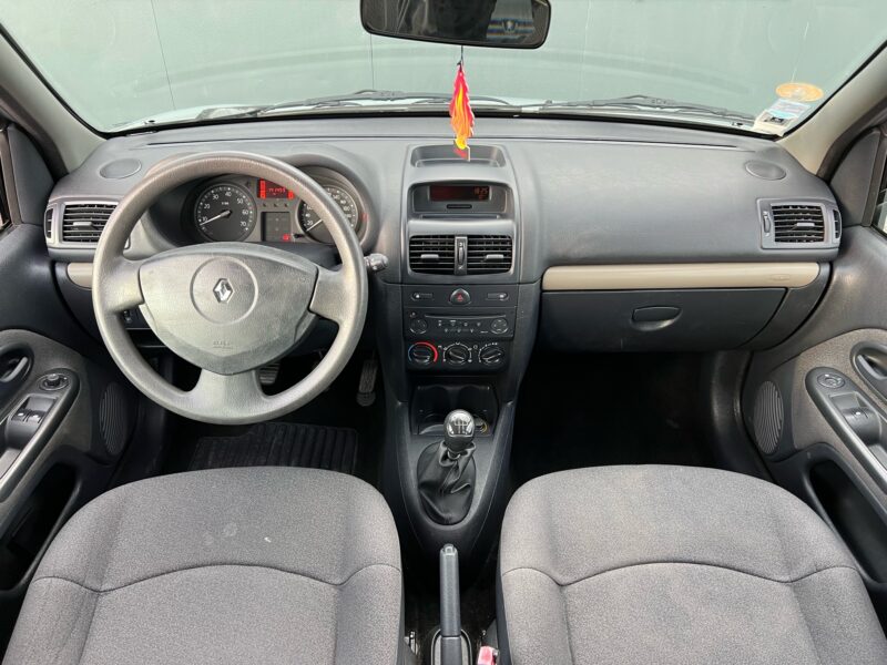 RENAULT CLIO II 2004