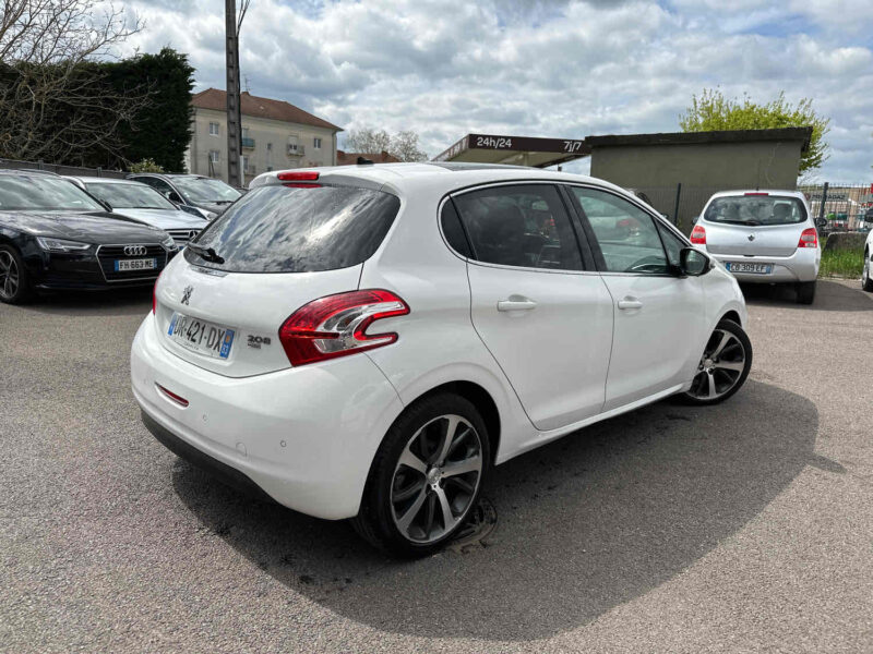 PEUGEOT 208 I 2015