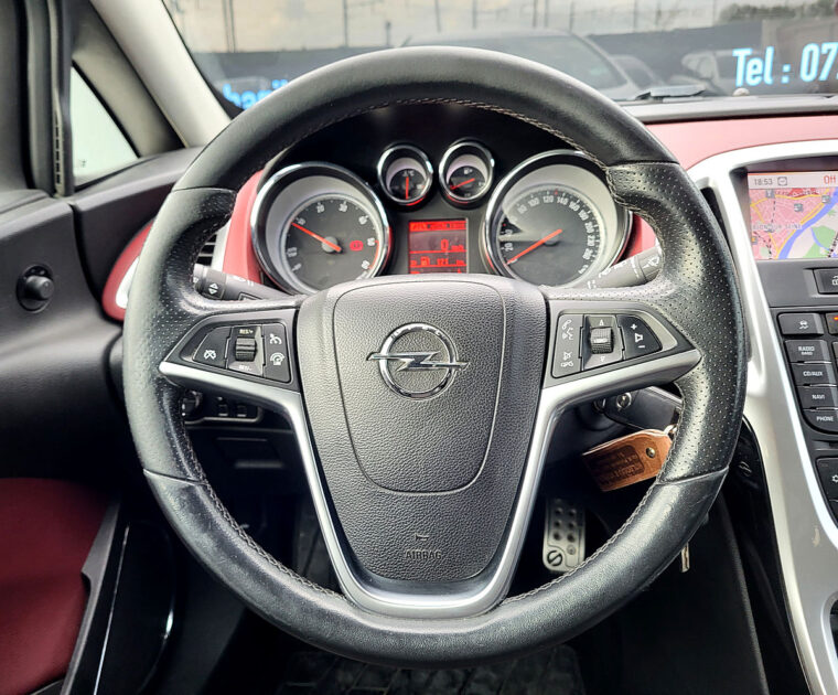 OPEL ASTRA GTC 2012