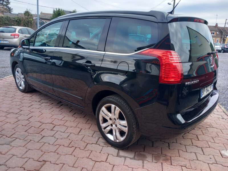 PEUGEOT 5008 2011