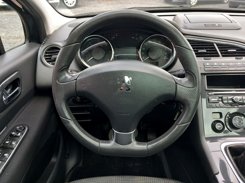 PEUGEOT 5008 2011