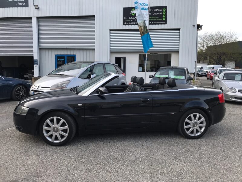 AUDI A4 Cabriolet - 2.5 TDi 163cv BV6 V6 S-line - GARANTIE 6 MOIS