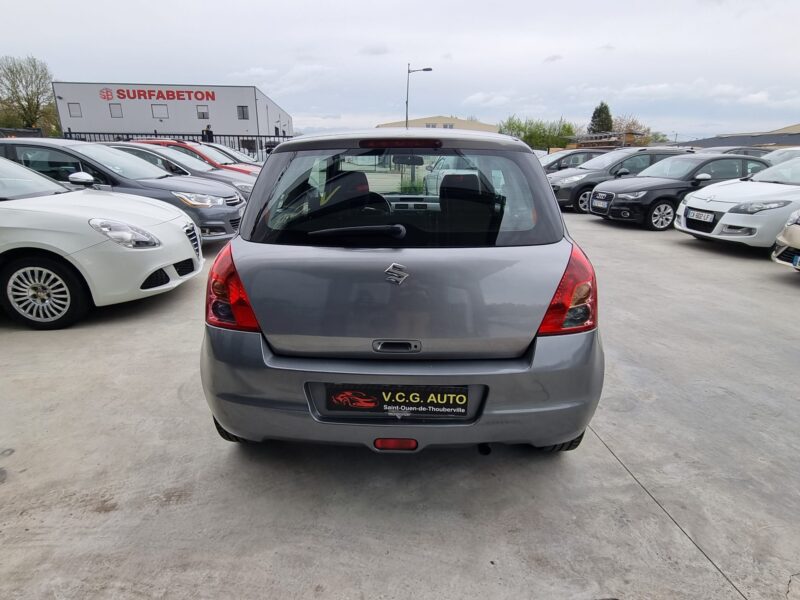 SUZUKI SWIFT III 1.3 92 Sport