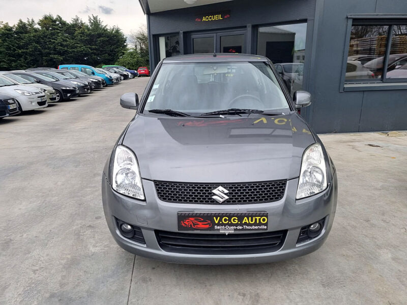 SUZUKI SWIFT III 1.3 92 Sport