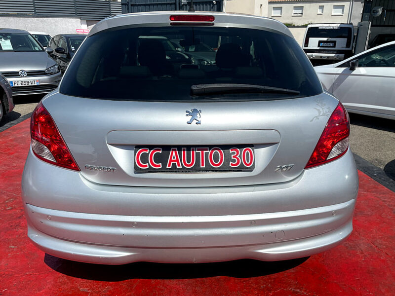 PEUGEOT 207 2011