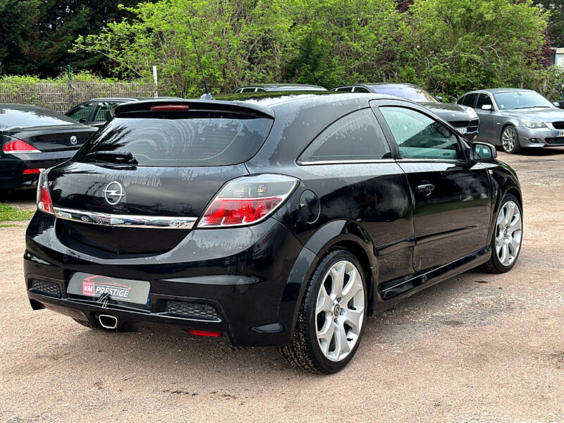 Opel Astra OPC 2L Turbo 240 CV / siège RECARO / Xénon auto / Paiement 4x Possible