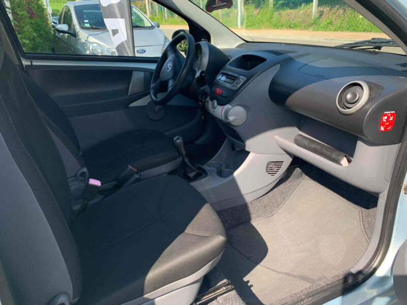 TOYOTA AYGO 1.0i 70CV