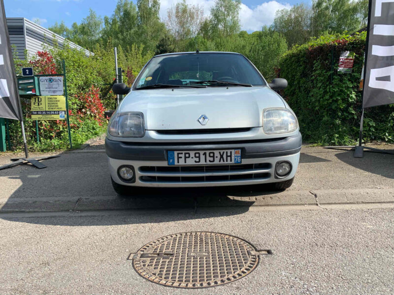 RENAULT CLIO II 1.4i 75CV