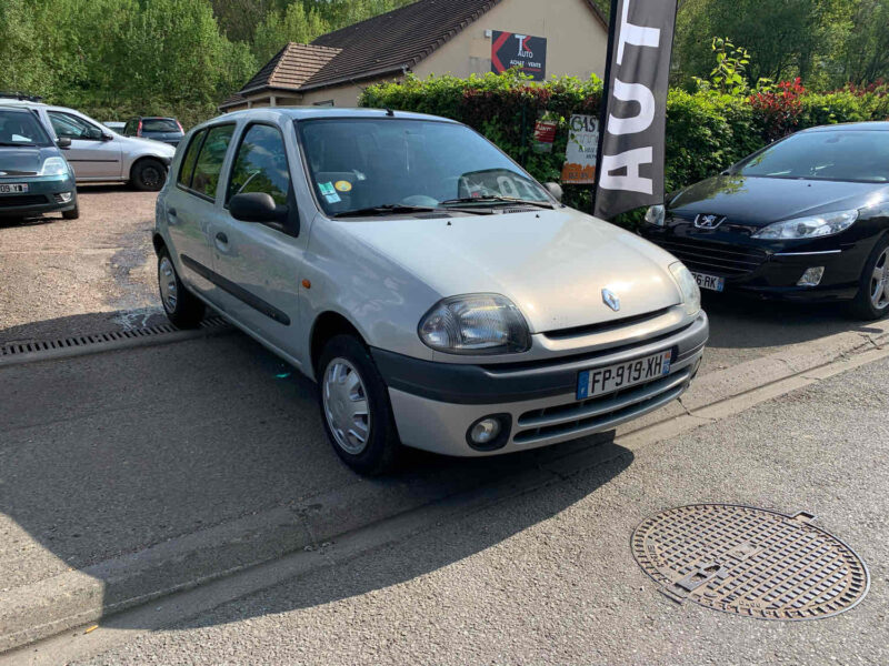 RENAULT CLIO II 1.4i 75CV