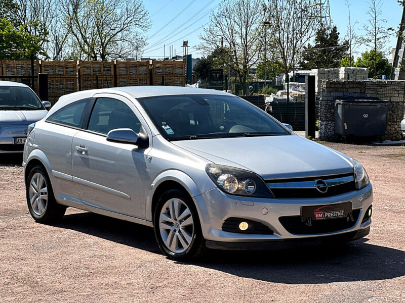 Opel Astra GTC 1,7L CDTI 101 CV / Paiement 4X Possible