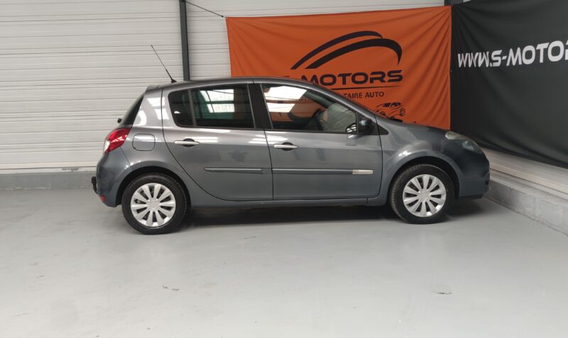 Renault CLIO III 1.5 DCI 85CH EXPRESSION CLIM