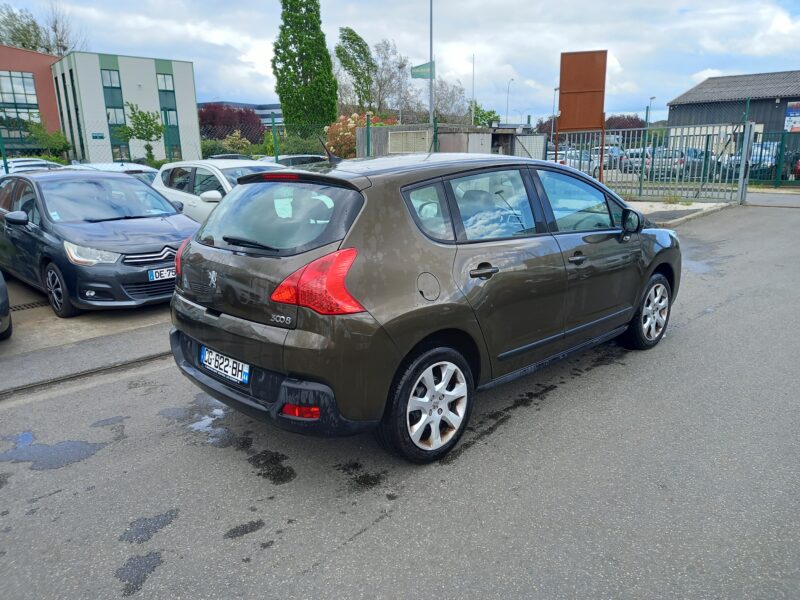 PEUGEOT 3008 2012