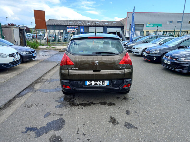 PEUGEOT 3008 2012