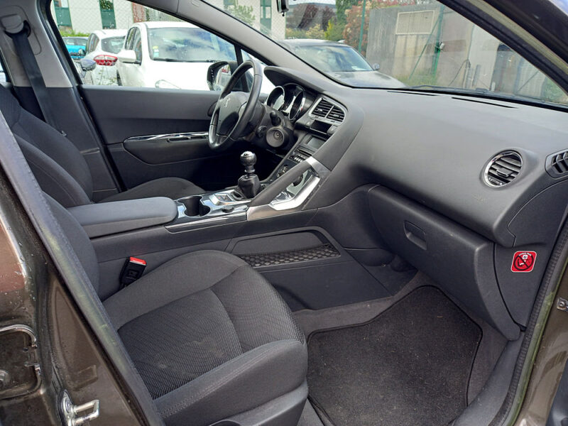 PEUGEOT 3008 2012