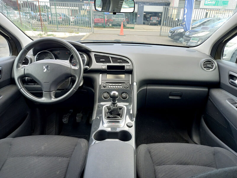 PEUGEOT 3008 2012