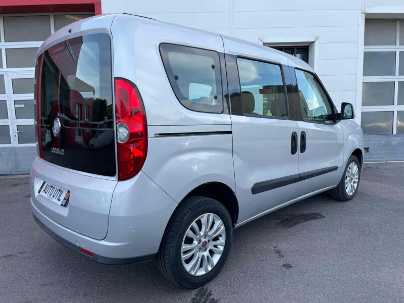 FIAT DOBLO 7 PLaces 105cv Cargo LOUNGES