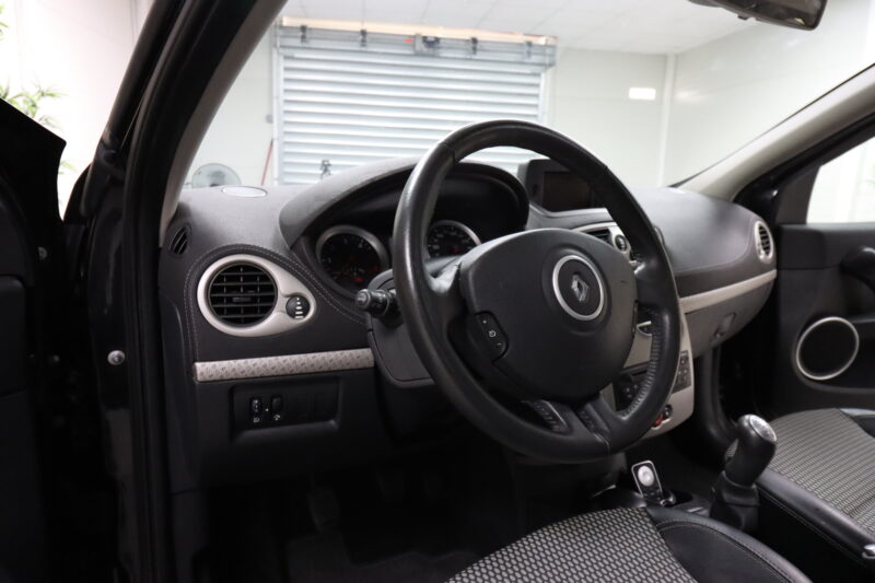 RENAULT CLIO III 2010