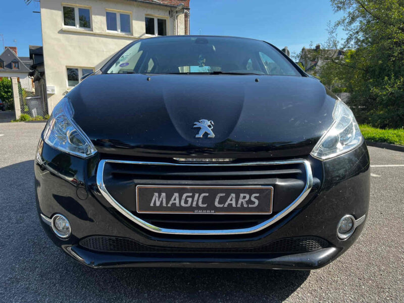 PEUGEOT 208 2015