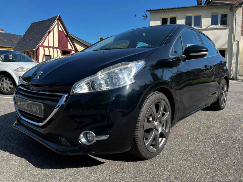 PEUGEOT 208 2015