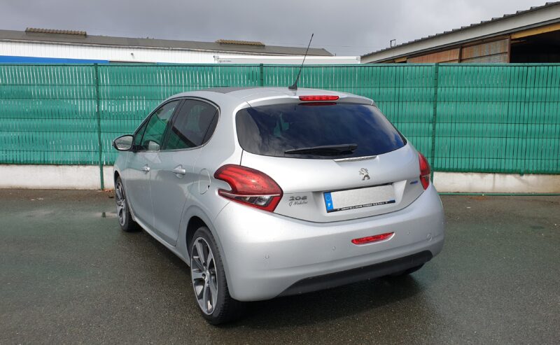 PEUGEOT 208 1.6 BlueHDi Féline 120cv