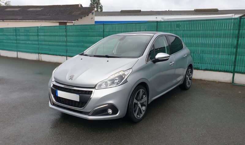 PEUGEOT 208 1.6 BlueHDi Féline 120cv