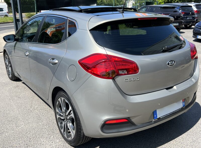 KIA CEED II PREMIUM 1.6 GDI 135 Cv BOITE AUTO / 22 700 Kms TOIT OUVRANT CRIT AIR 1 - Garantie1an