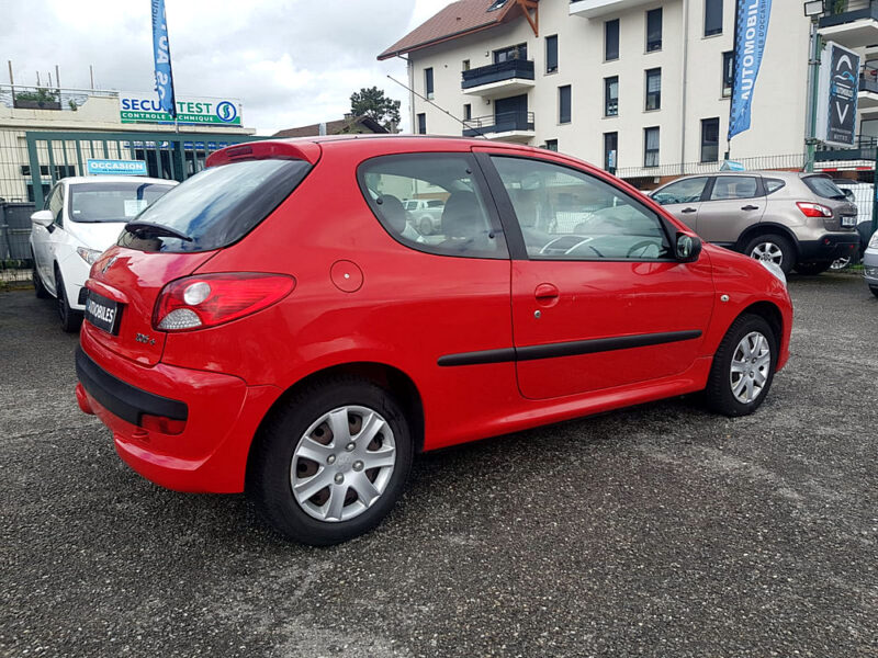 PEUGEOT  206+ 1.4i 75CV TRENDY