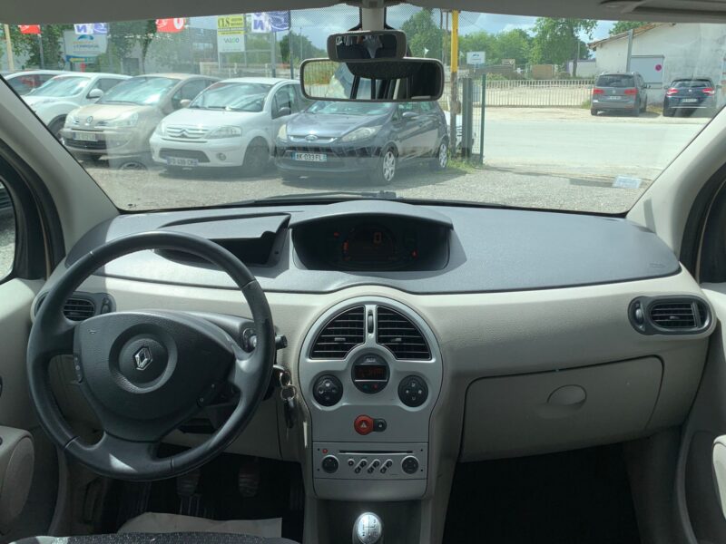 RENAULT MODUS 1.4i 79000 km