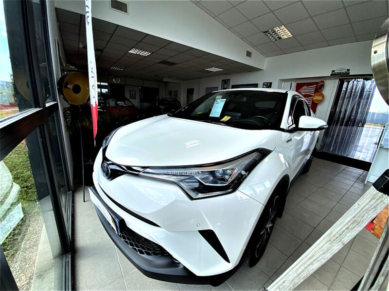 TOYOTA C-HR 