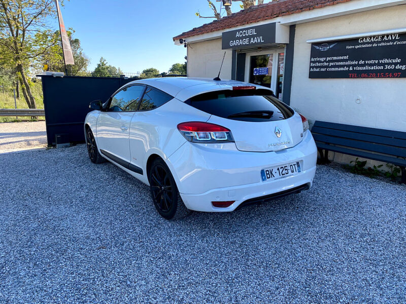 RENAULT MEGANE III Coupé 2011