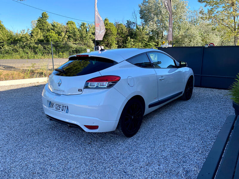 RENAULT MEGANE III Coupé 2011