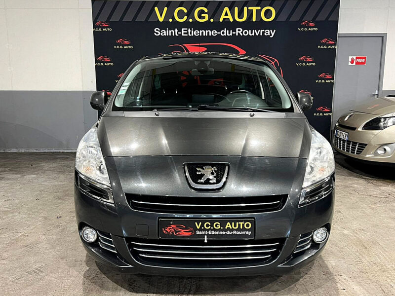 PEUGEOT 5008 2013