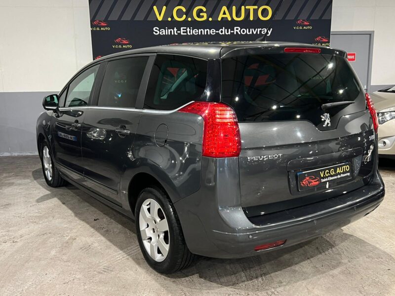 PEUGEOT 5008 2013