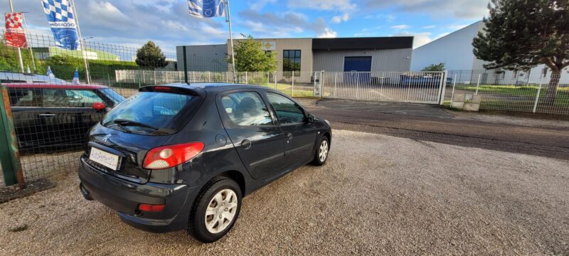 PEUGEOT 206+ 2011