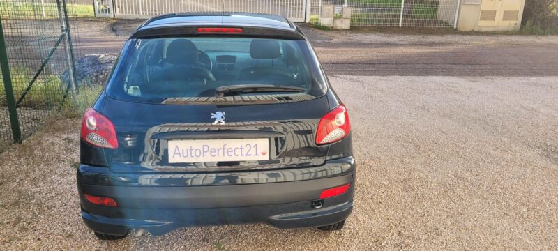 PEUGEOT 206+ 2011