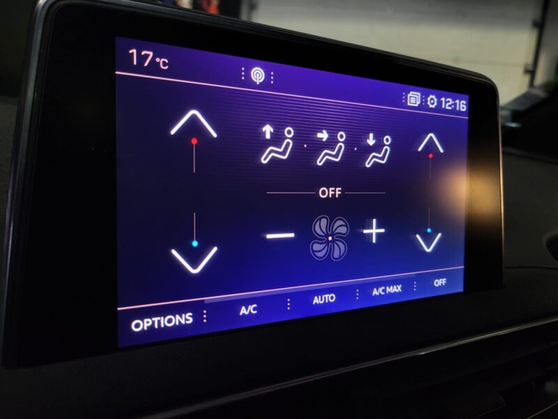 PEUGEOT 3008 2.0 Hdi 150cv GT LINE TOIT OUVRANT PANO / CARPLAY / I-COCKPIT