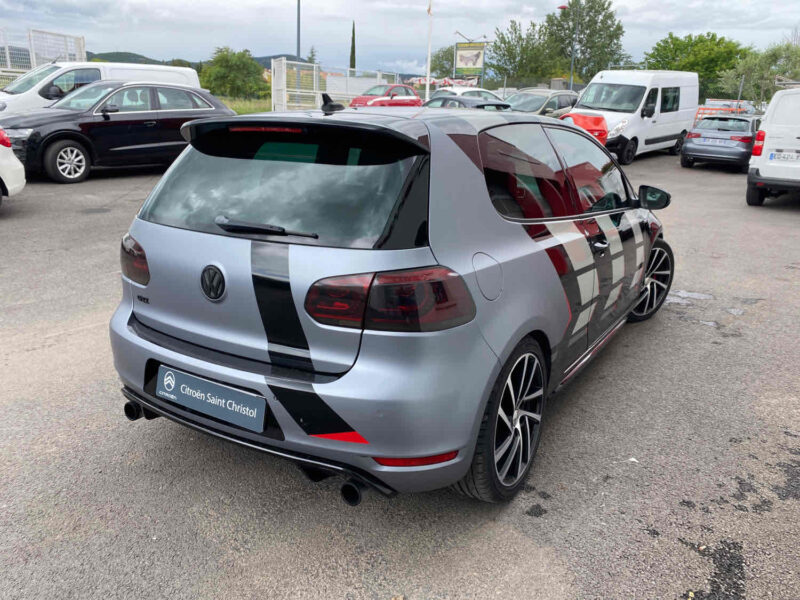 VOLKSWAGEN GOLF VI 2.0 GTI 210