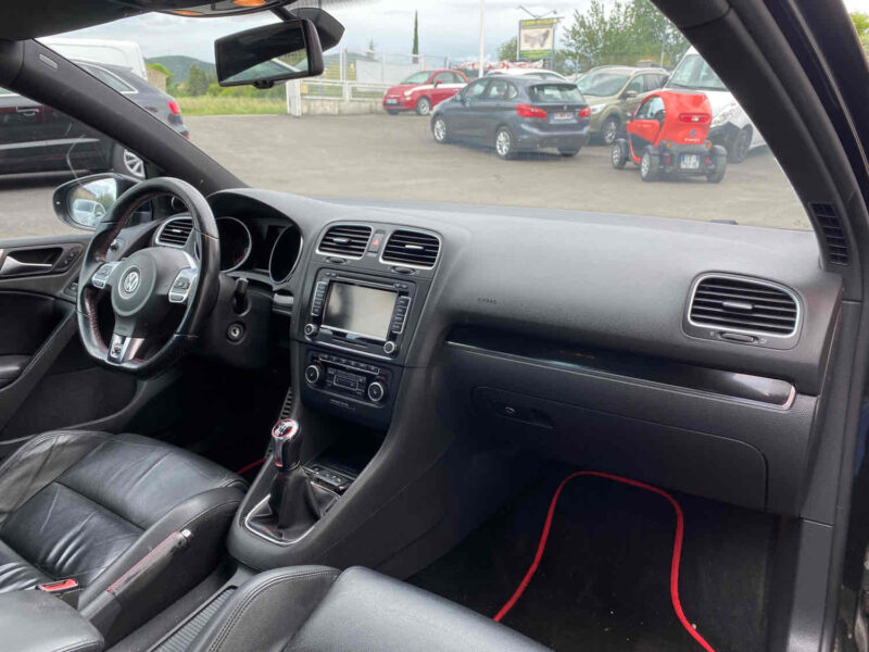 VOLKSWAGEN GOLF VI 2.0 GTI 210