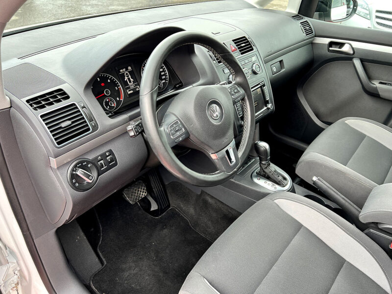 VOLKSWAGEN TOURAN 2013