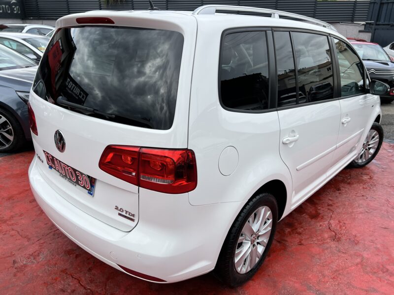 VOLKSWAGEN TOURAN 2013