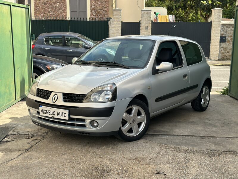 RENAULT CLIO 2003