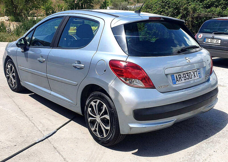 PEUGEOT 207 2010