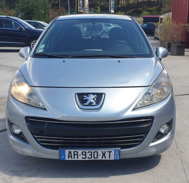 PEUGEOT 207 2010