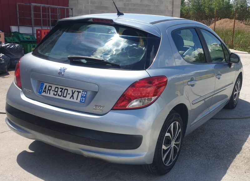 PEUGEOT 207 2010