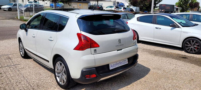 PEUGEOT 3008 2013