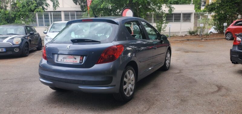 Peugeot 207 1.6 VTi 120 cv *Toit panoramique* *idéal jeune conducteur*